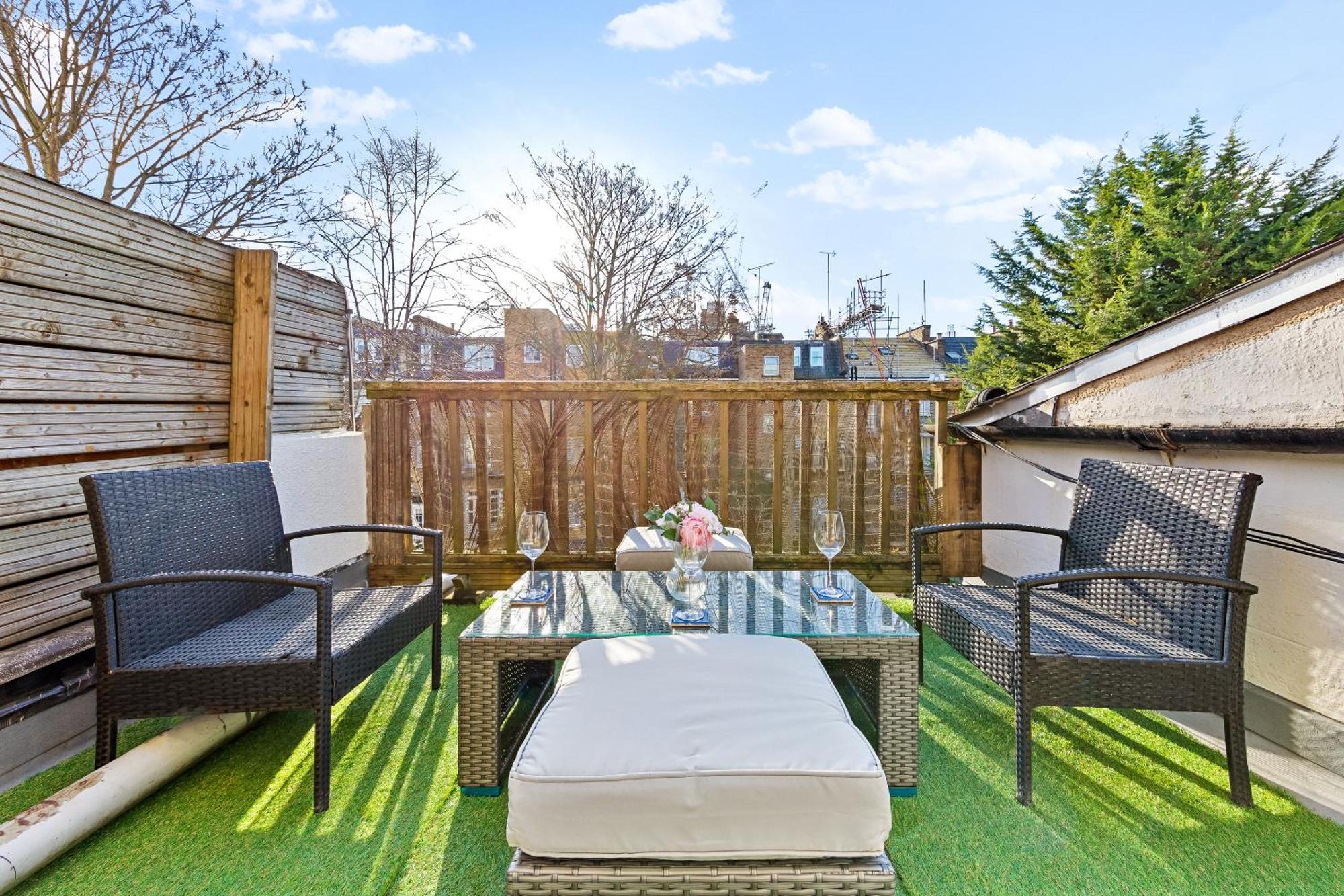 Balcony Blue Theme 1 Bedroom Central London Luxury Flat Near Hyde Park! Accommodates Up To 6! Double Sofa Bed And Next To Station! Buitenkant foto