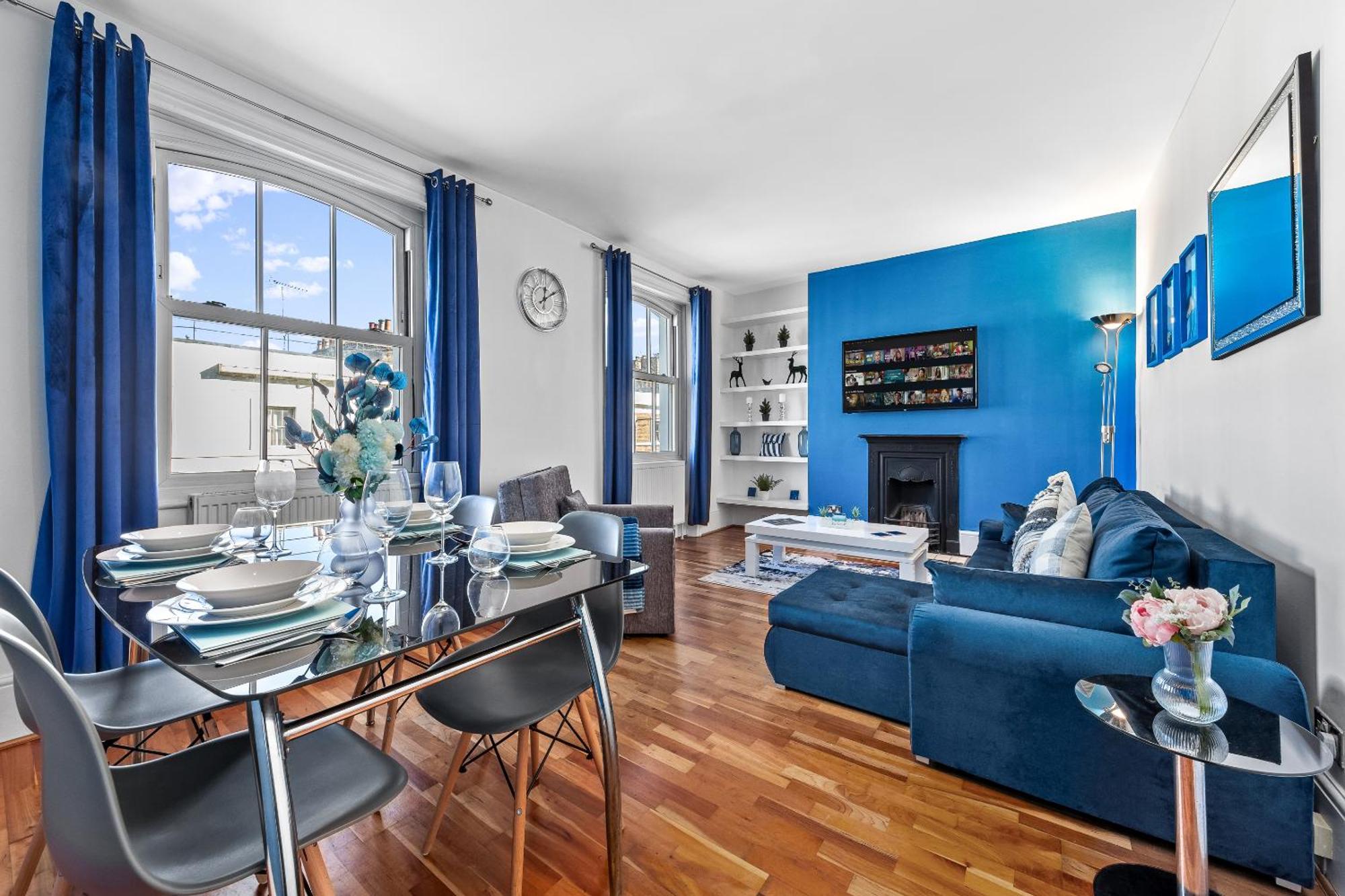 Balcony Blue Theme 1 Bedroom Central London Luxury Flat Near Hyde Park! Accommodates Up To 6! Double Sofa Bed And Next To Station! Buitenkant foto