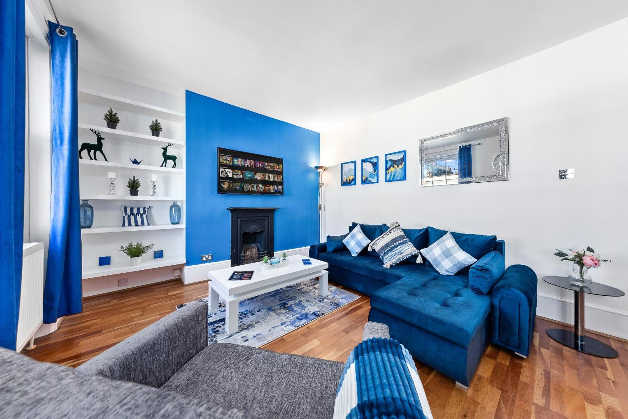 Balcony Blue Theme 1 Bedroom Central London Luxury Flat Near Hyde Park! Accommodates Up To 6! Double Sofa Bed And Next To Station! Buitenkant foto