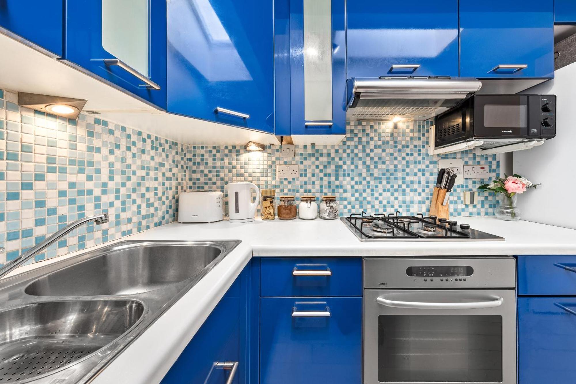 Balcony Blue Theme 1 Bedroom Central London Luxury Flat Near Hyde Park! Accommodates Up To 6! Double Sofa Bed And Next To Station! Buitenkant foto