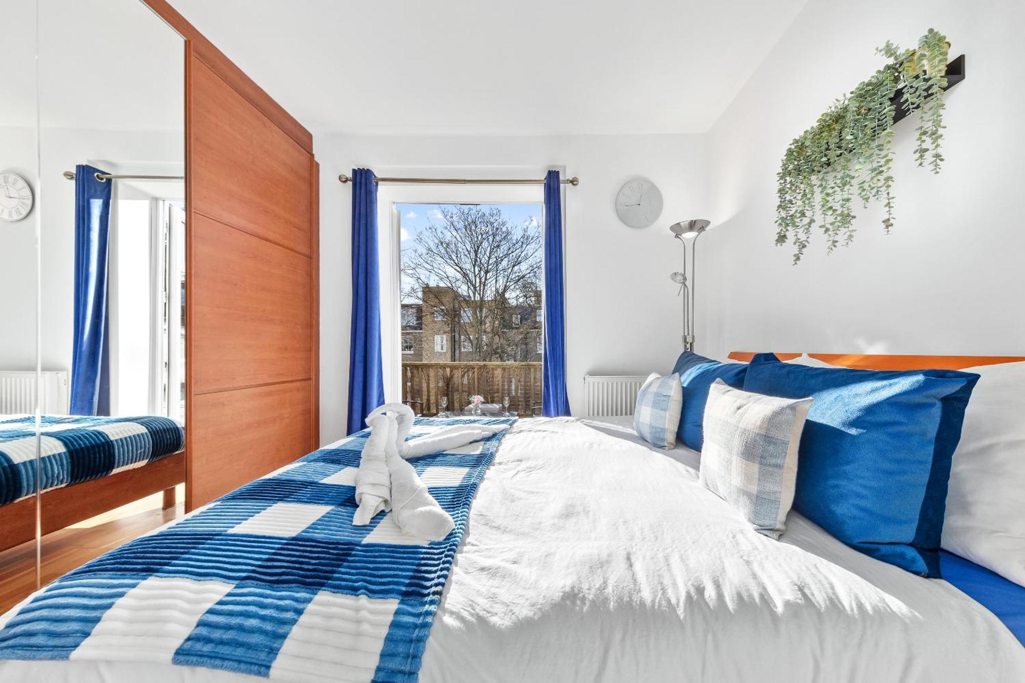 Balcony Blue Theme 1 Bedroom Central London Luxury Flat Near Hyde Park! Accommodates Up To 6! Double Sofa Bed And Next To Station! Buitenkant foto