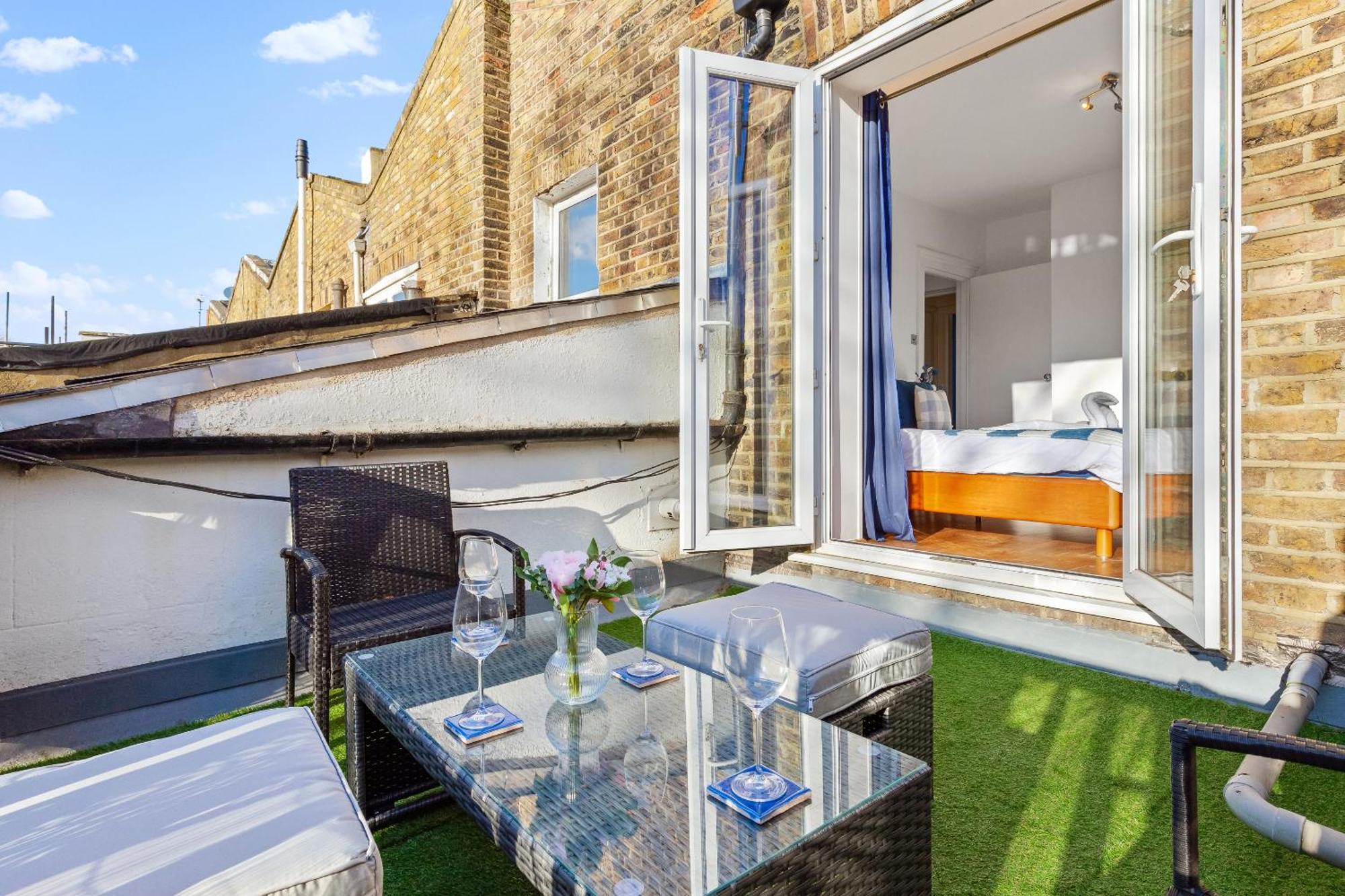Balcony Blue Theme 1 Bedroom Central London Luxury Flat Near Hyde Park! Accommodates Up To 6! Double Sofa Bed And Next To Station! Buitenkant foto