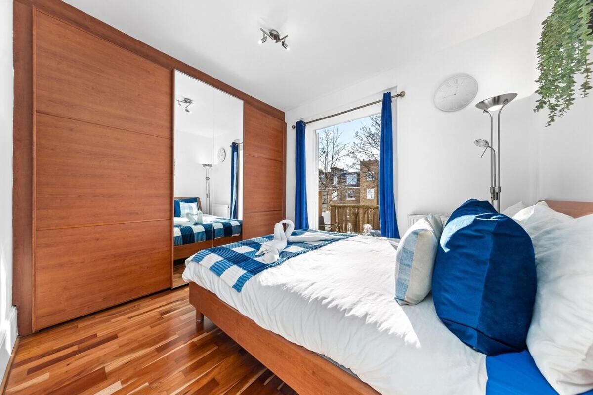 Balcony Blue Theme 1 Bedroom Central London Luxury Flat Near Hyde Park! Accommodates Up To 6! Double Sofa Bed And Next To Station! Buitenkant foto