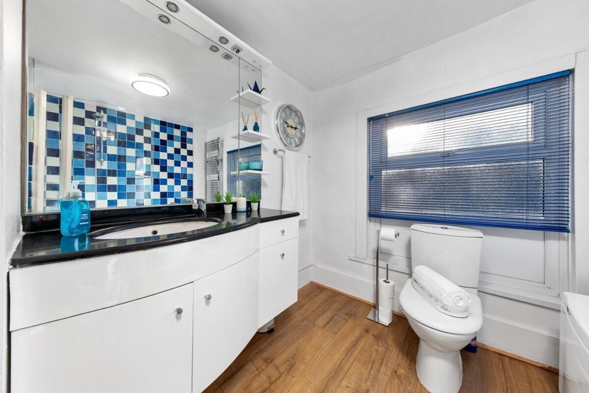 Balcony Blue Theme 1 Bedroom Central London Luxury Flat Near Hyde Park! Accommodates Up To 6! Double Sofa Bed And Next To Station! Buitenkant foto