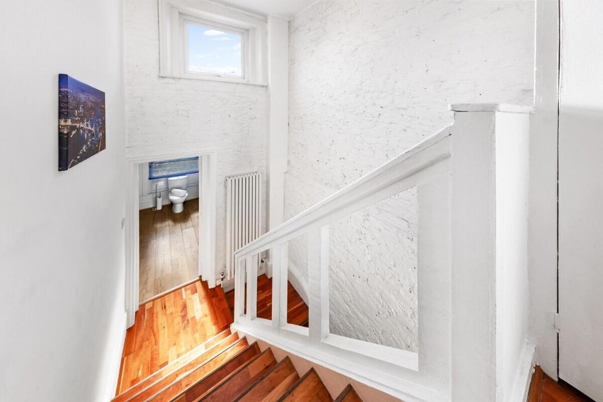 Balcony Blue Theme 1 Bedroom Central London Luxury Flat Near Hyde Park! Accommodates Up To 6! Double Sofa Bed And Next To Station! Buitenkant foto