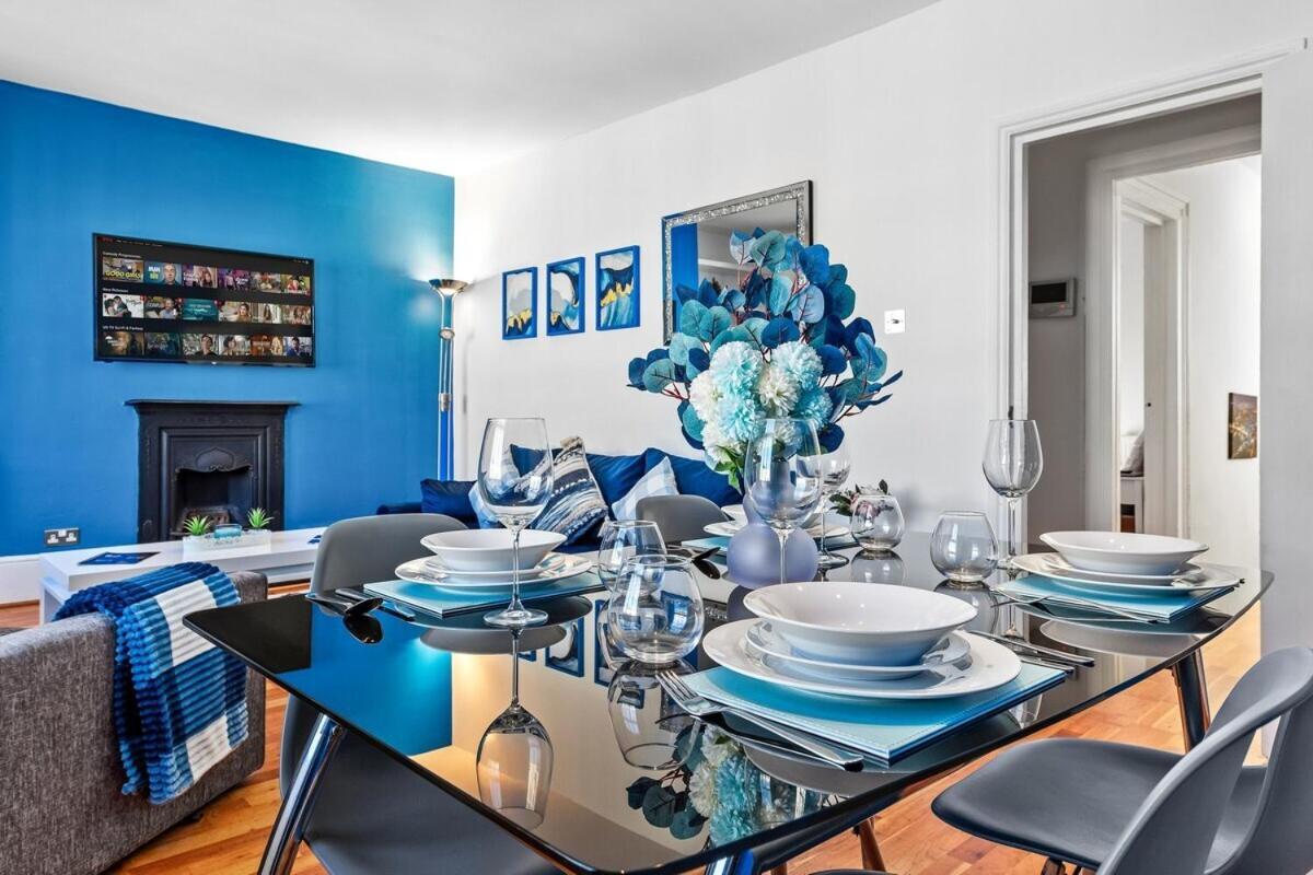 Balcony Blue Theme 1 Bedroom Central London Luxury Flat Near Hyde Park! Accommodates Up To 6! Double Sofa Bed And Next To Station! Buitenkant foto