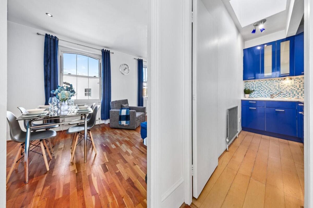 Balcony Blue Theme 1 Bedroom Central London Luxury Flat Near Hyde Park! Accommodates Up To 6! Double Sofa Bed And Next To Station! Buitenkant foto