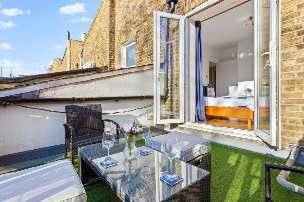 Balcony Blue Theme 1 Bedroom Central London Luxury Flat Near Hyde Park! Accommodates Up To 6! Double Sofa Bed And Next To Station! Buitenkant foto