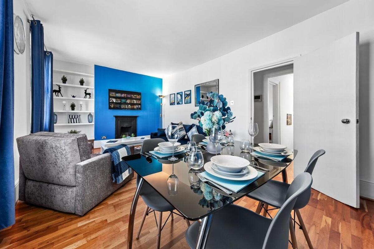Balcony Blue Theme 1 Bedroom Central London Luxury Flat Near Hyde Park! Accommodates Up To 6! Double Sofa Bed And Next To Station! Buitenkant foto